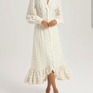 Chic Long Sleeve Lace Dress in Cream